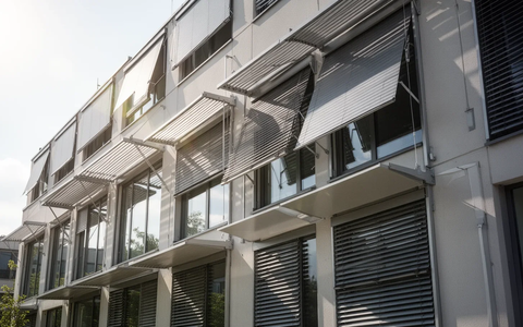 Kühle Wohnung ohne Klimaanlage: Tipps und Energy-Sharing ab Juni 2026