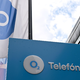 Das O2-Logo samt Fahnen ist vor dem Düsseldorfer Standort der Firma zu sehen - früher war in dem Gebäude die E-Plus-Zentrale, 2014 schluckte O2 den Wettbewerber. - Bild: Wolf von Dewitz/dpa