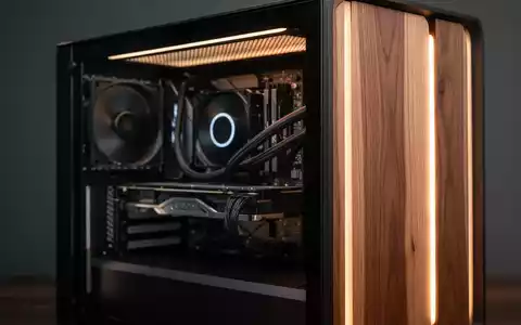A sleek, modern PC case with integrated wooden panels and subtle internal lighting, highlighting a blend of technology and natural aesthetics. - Foto: über boerse-global.de