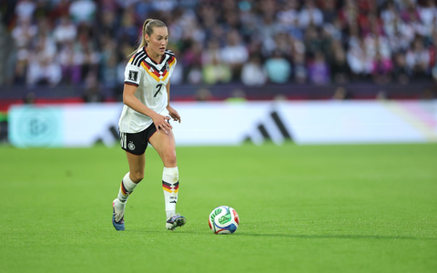 Es «müllert» wieder beim DFB: Marie Müller krönte ihr Debüt mit dem Tor zum 1:0. - Bild: Rolf Vennenbernd/dpa