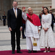 Das spanische Königspaar empfing Papst Leo XIV. anschließend im Königspalast in der Hauptstadt Madrid. - Bild: Alessandra Tarantino/AP/dpa