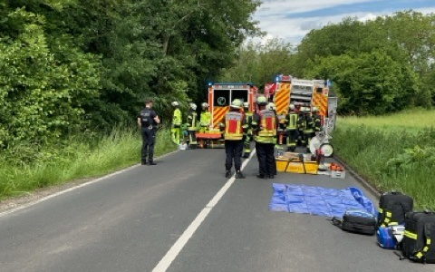 FW-BN: Alleinunfall eines PKW mit zwei verletzten Personen - Bild: presseportal.de