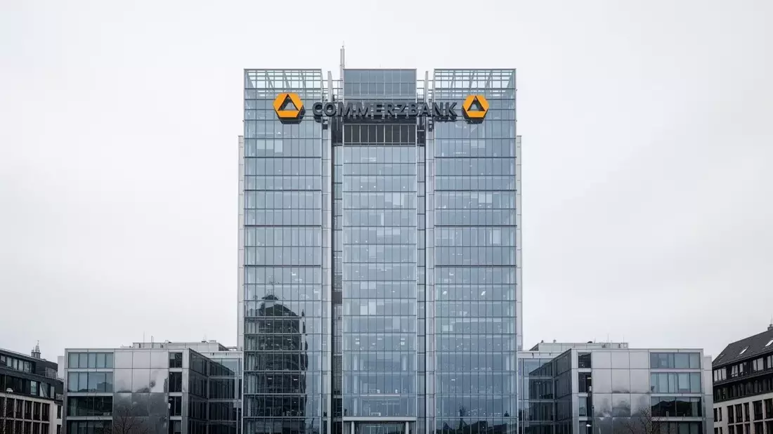 Commerzbank BaFin Probe: UniCredit Stake May Exceed 50% via Derivatives