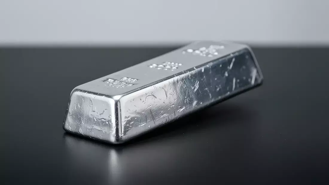 Silver Plunges 8% on Strong US Jobs Data, But Supply Deficit Persists