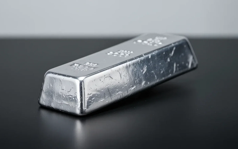 Silver Plunges 8% on Strong US Jobs Data, But Supply Deficit Persists