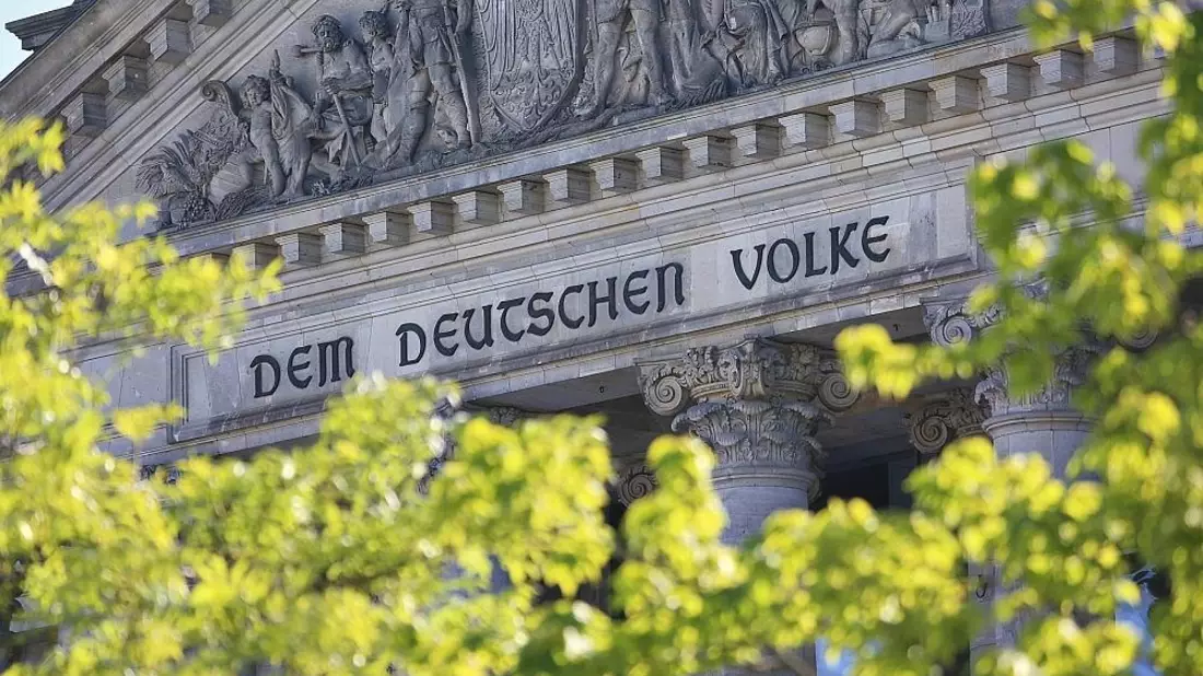 Bilger lehnt Streichung der Sommerpause ab