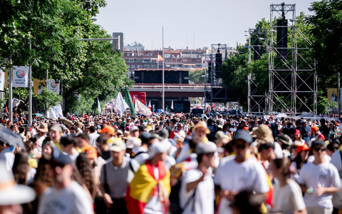 Papst Leo XIV. wird bei seinem einwöchigen Spanien-Aufenthalt nach der Hauptstadt Madrid auch Barcelona und die Kanarischen Inseln besuchen. - Bild: A. Pérez Meca/EUROPA PRESS/dpa