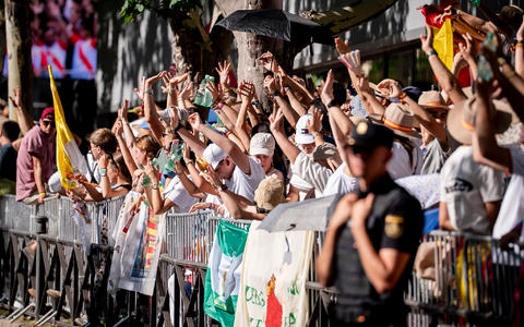 Wie in Madrid sind auch in Barcelona und auf den Kanarischen Inseln Großveranstaltungen mit Papst Leo XIV. geplant. - Bild: A. Pérez Meca/EUROPA PRESS/dpa