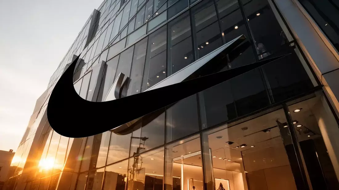 Nike al borde del abismo: caída del 31% en 2024, presión de Lululemon y resultados débiles