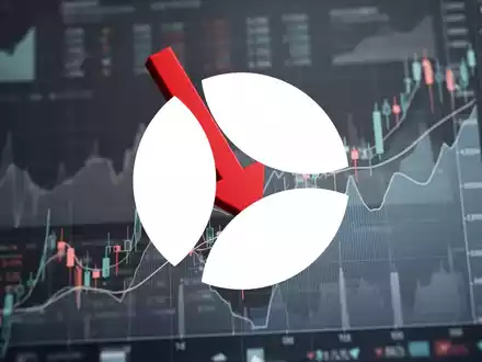 Ein roter Abwärtspfeil durchbohrt einen stilisierten Börsenchart, der einen starken Kursrückgang der Soitec-Aktie symbolisiert. - Foto: über boerse-global.de