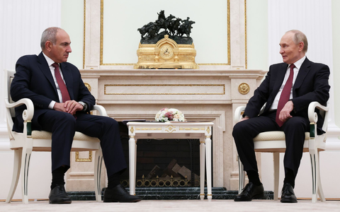 Die Wahl dürfte auch über Russlands weiteren Einfluss auf das Land im Südkaukasus entscheiden. (Archivbild)  - Bild: Ramil Sitdikov/Pool Reuters/dpa