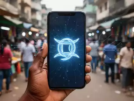 A smartphone screen shows the Gemini AI logo, held by a hand in an urban, global market setting. - Foto: über boerse-global.de