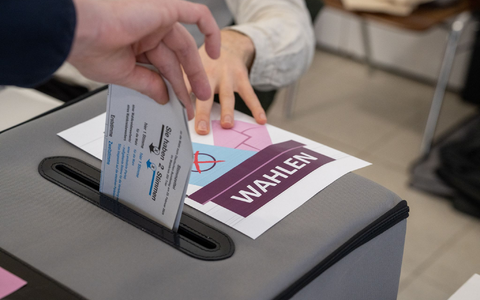 Union und SPD finden bislang keinen gemeinsamen Nenner bei der geplanten Wahlrechtsreform. (Archivfoto) - Bild: Harald Tittel/dpa
