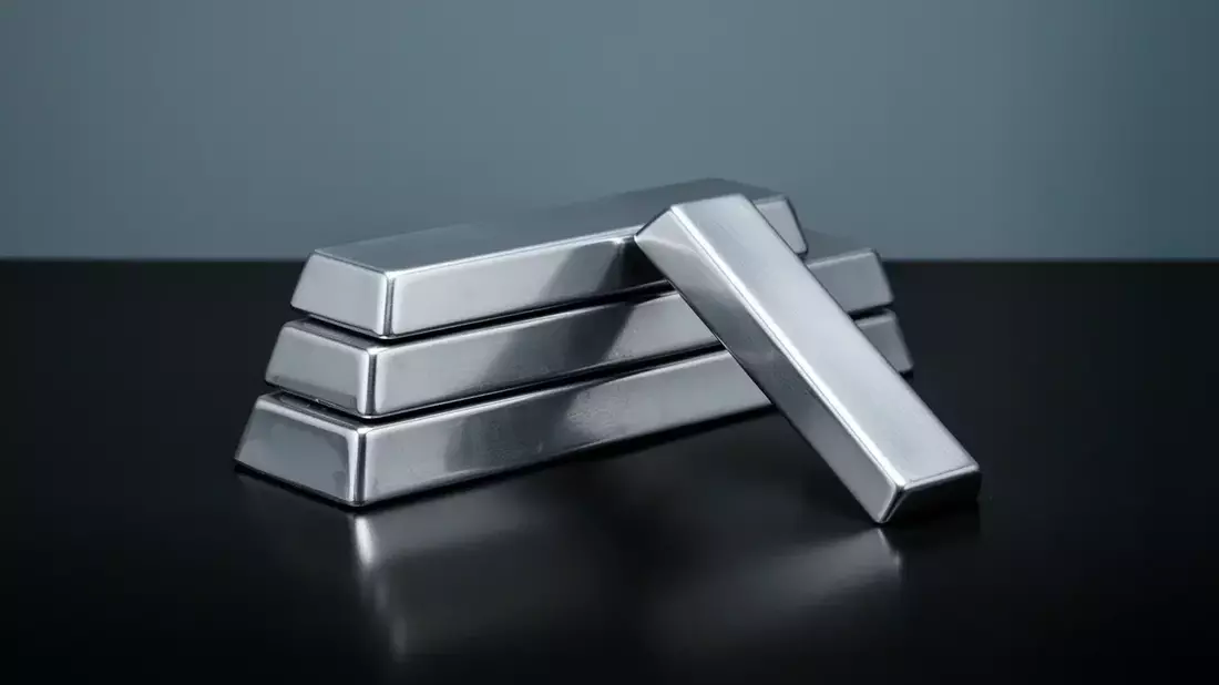 Silver Slumps 8.3% on Strong Jobs Data, Yet Structural Deficit Deepens