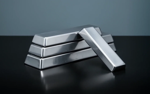 Silver Slumps 8.3% on Strong Jobs Data, Yet Structural Deficit Deepens