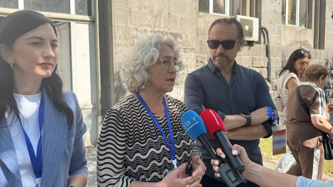 Die Leiterin des OSZE-Beobachtermission Farah Karimi spricht von einer beunruhigenden Polarisierung im armenischen Wahlkampf. - Bild: Andre Ballin/dpa