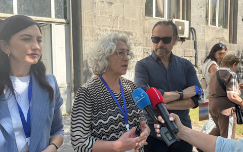 Die Leiterin des OSZE-Beobachtermission Farah Karimi spricht von einer beunruhigenden Polarisierung im armenischen Wahlkampf. - Bild: Andre Ballin/dpa