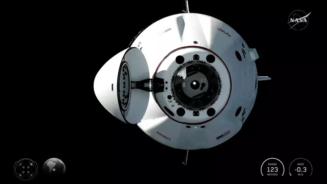 In der Dragon-Kapsel kam die SpaceX-Crew 12 im Februar auf die ISS. - Bild: Uncredited/NASA/dpa
