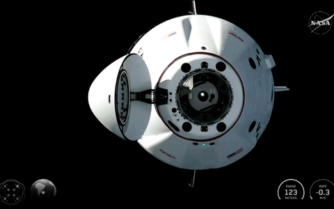 In der Dragon-Kapsel kam die SpaceX-Crew 12 im Februar auf die ISS. - Bild: Uncredited/NASA/dpa