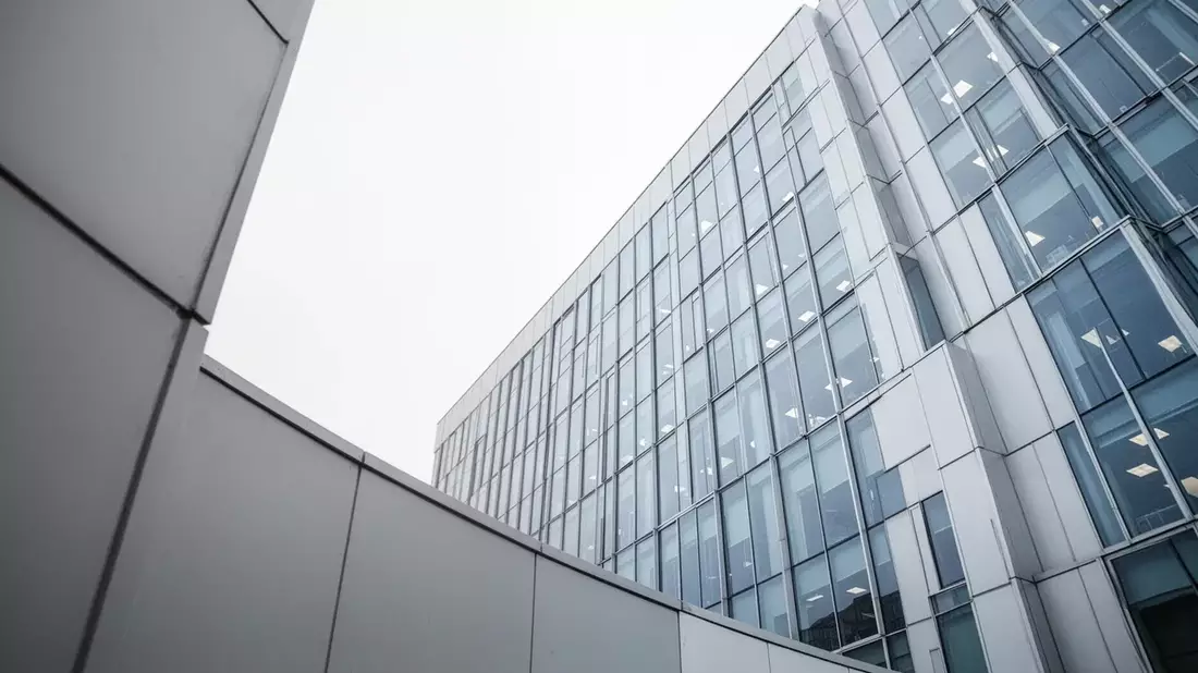 Redwood AI Faces Crosscurrents: Patent Wins, Cash Crunch, Share Dilution