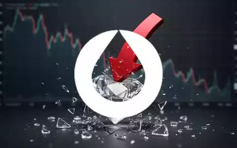 Ein roter, nach unten gerichteter Pfeil durchbohrt einen zerbrochenen Diamanten, der Scherben verstreut, vor einem unscharfen Diagramm mit starkem Rückgang. - Foto: über boerse-global.de