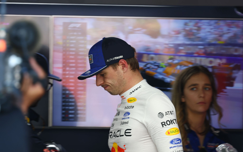 Früher Feierabend: Max Verstappen schied früh aus. - Bild: Yves Herman/Pool Reuters via AP/dpa