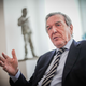 Schröder wurde von Putin als Unterhändler vorgeschlagen, was auf deutscher Seite nicht ernst genommen wird. (Archivbild) - Bild: Michael Kappeler/dpa