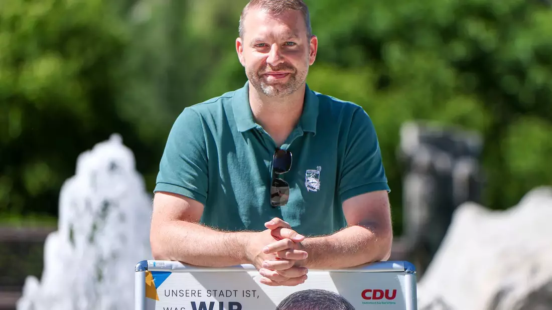 Marcus Hoffmann (CDU) hat die Oberbürgermeisterwahl in Aue-Bad Schlema gewonnen. (Archivbild) - Bild: Jan Woitas/dpa