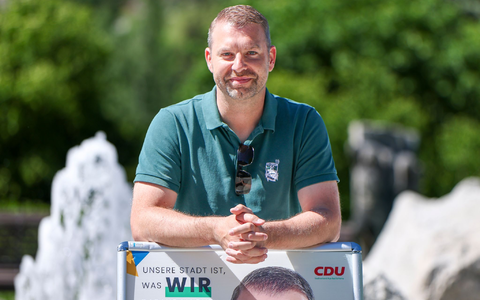Marcus Hoffmann (CDU) hat die Oberbürgermeisterwahl in Aue-Bad Schlema gewonnen. (Archivbild) - Bild: Jan Woitas/dpa