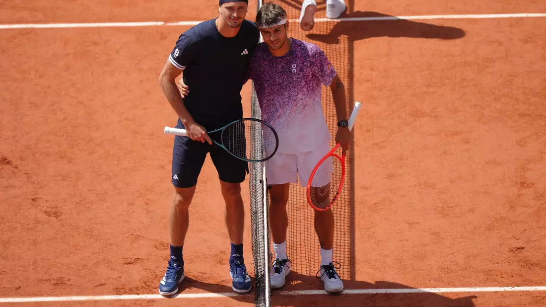 Im Finale der French Open standen sich die zwei Freunde Alexander Zverev (l) und Flavio Cobolli gegenüber - Bild: Aurelien Morissard/AP/dpa