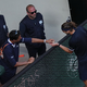 Zverev brauchte während des Matches Hilfe. - Bild: Aurelien Morissard/AP/dpa