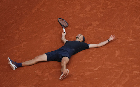 Alexander Zverev nach dem Gewinn der French Open. - Bild: Aurelien Morissard/AP/dpa