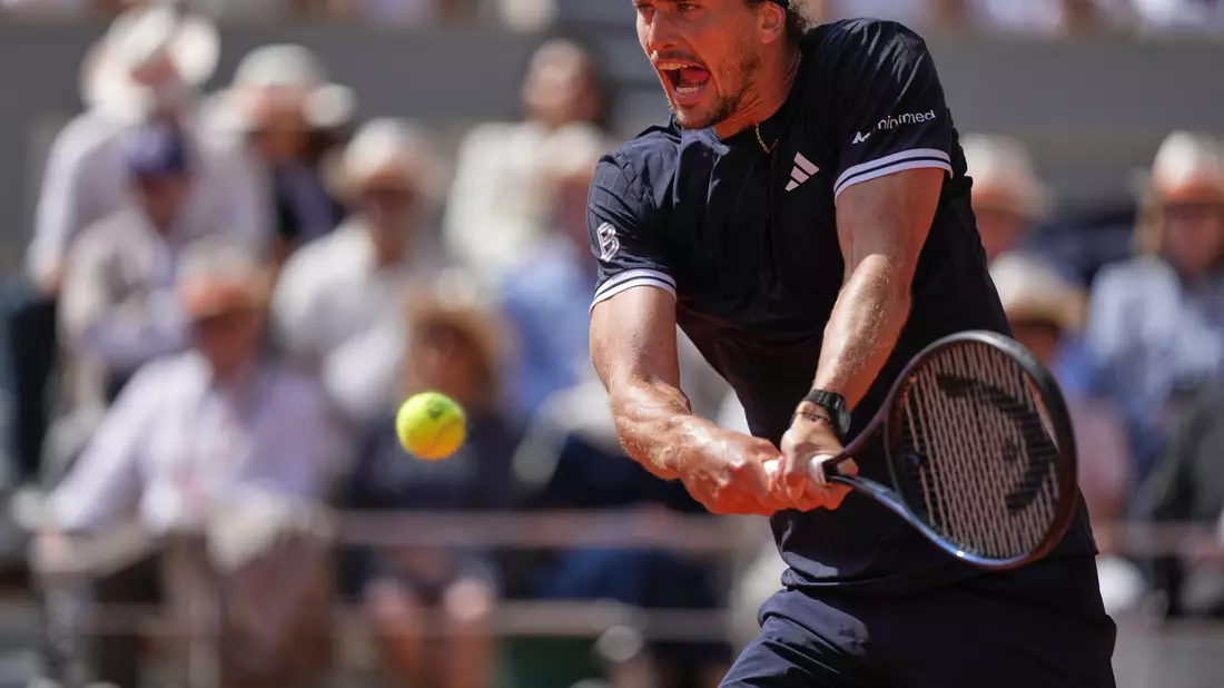 Zverev bei einer Rückhand. - Bild: Thibault Camus/AP/dpa