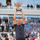 Am Ziel seiner Träume angelangt: Alexander Zverev - Bild: Christophe Ena/AP/dpa