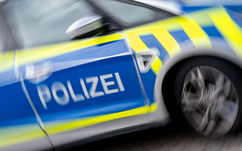 Sprengsatz explodiert vor Wohnhaus – Polizei ermittelt. (Symbolbild) - Foto: Hendrik Schmidt/dpa