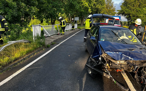FW-ROW: Schwerer Verkehrsunfall auf der K139 bei Nütttel - Zwei Verletzte - Bild: presseportal.de