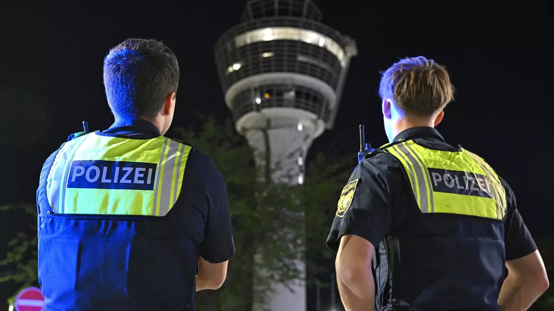 Ein defektes Bauteil sorgte für den Feueralarm im Münchner Tower. - Bild: Sven Hoppe/dpa
