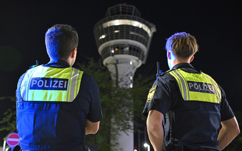 Ein defektes Bauteil sorgte für den Feueralarm im Münchner Tower. - Bild: Sven Hoppe/dpa