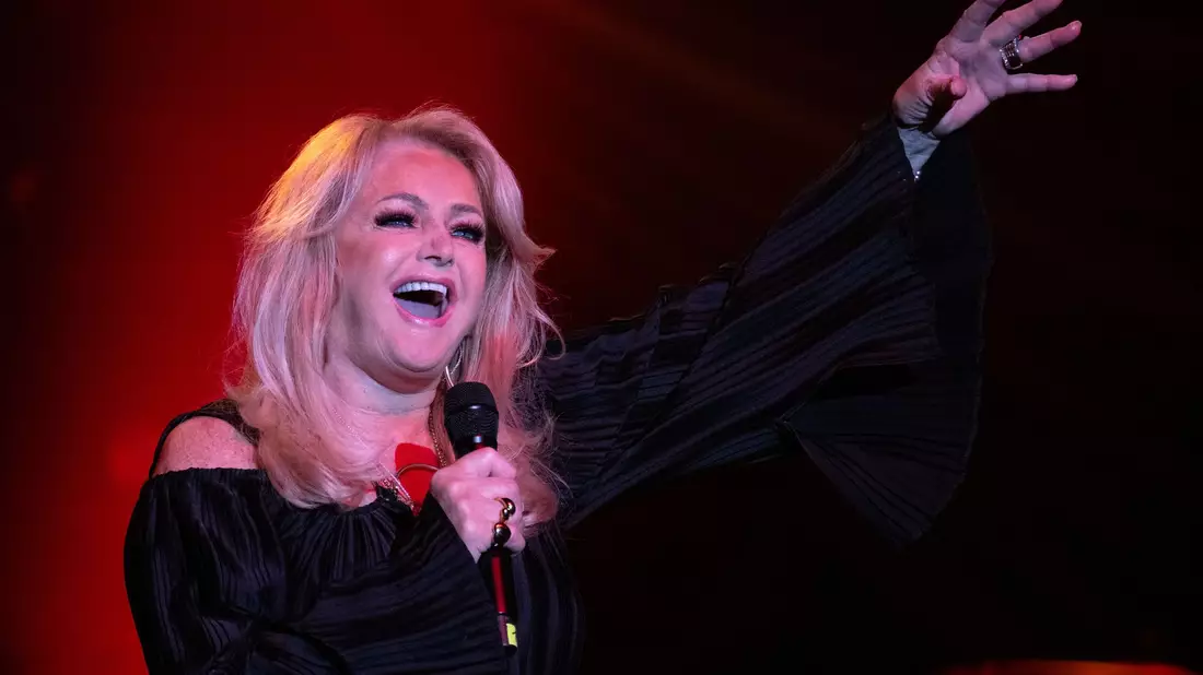 Für diesen Sommer hatte Bonnie Tyler rund 30 Konzerte geplant. (Archivbild) - Bild: Sebastian Gollnow/dpa