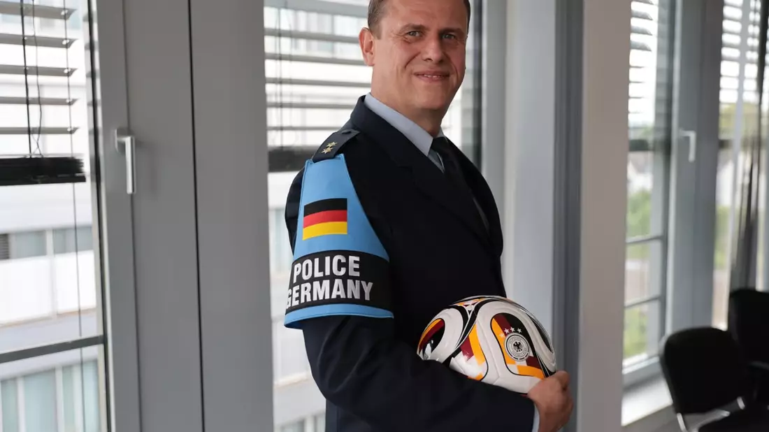 POL-LZPD: Fußball WM 2026: Die Sicherheit bei der Fußball WM 2026 im Blick: Verbindungsbeamter des LZPD NRW in den USA - Bild: presseportal.de