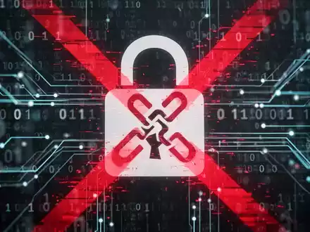 Digital padlock with a broken chain link, overlaid on binary code and network lines, symbolizing a security bypass. - Foto: über boerse-global.de