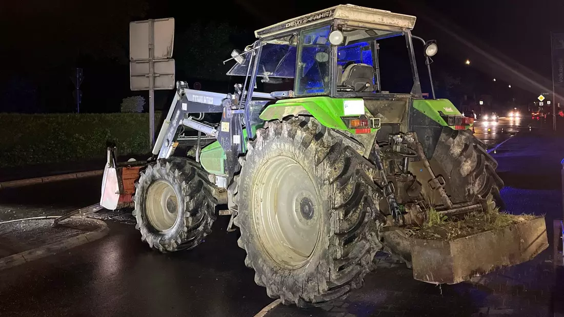POL-GM: Betrunkener Traktorfahrer flüchtet von Unfallstelle - Bild: presseportal.de