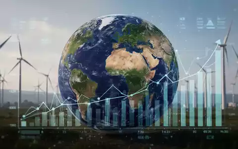Eine Weltkugel, die teilweise von stilisierten Diagrammen und Finanzdaten überlagert wird, im Hintergrund angedeutete erneuerbare Energien. - Foto: über boerse-global.de