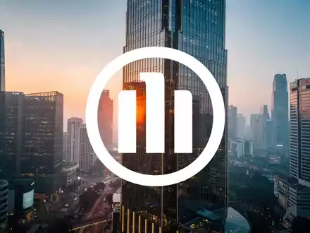 Ein moderner Wolkenkratzer im Finanzviertel von Singapur bei Sonnenaufgang, der Wachstum und internationale Geschäfte symbolisiert. - Foto: über boerse-global.de