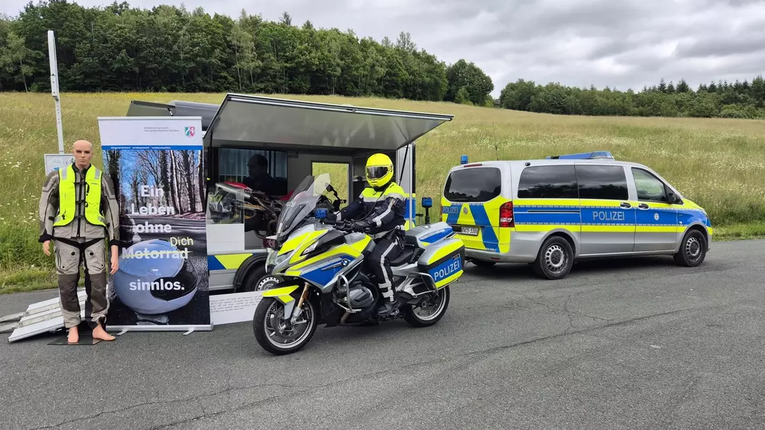 POL-SI: Sonderkontrollaktion der Polizei - Motorradfahrende waren im Fokus -#polsiwi - Bild: presseportal.de