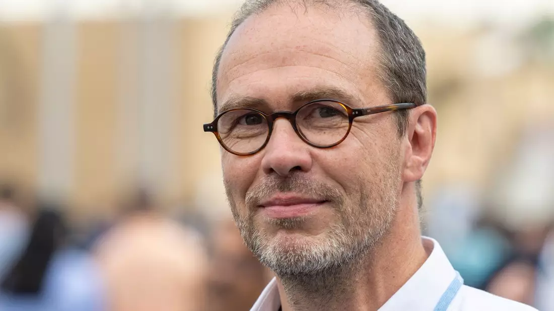 Greenpeace-Chef Martin Kaiser fordert einen schnellen Ausstieg aus den fossilen Energien (Archivbild). - Bild: Christophe Gateau/dpa