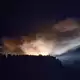 Der Brand ist auch aus weiter Ferne zu sehen. - Bild: Jens Balcerek/Stadtwerke Reutlingen/dpa