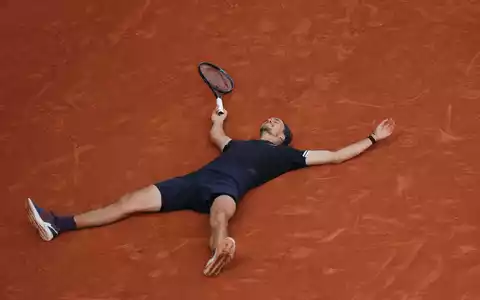 Der Moment des großen Triumphs von Alexander Zverev. - Bild: Aurelien Morissard/AP/dpa