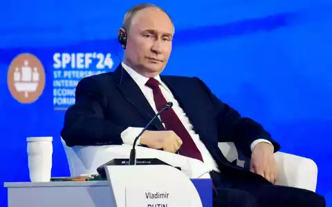  Die Ukraine begehe derzeit «terroristische Verbrechen», findet Kreml-Chef Wladimir Putin. (Archivbild) - Foto: Alexander Zholobov/Pool Sputnik Kremlin/AP/dpa
