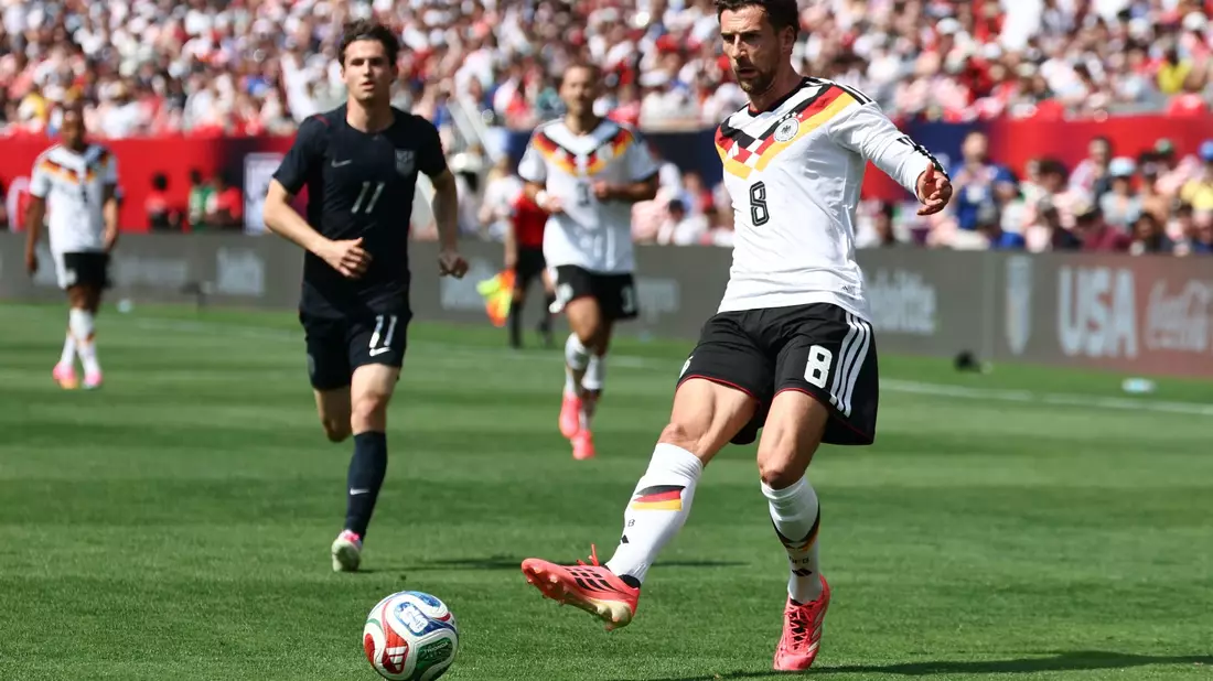Leon Goretzka im WM-Test gegen die USA.  - Bild: Christian Charisius/dpa